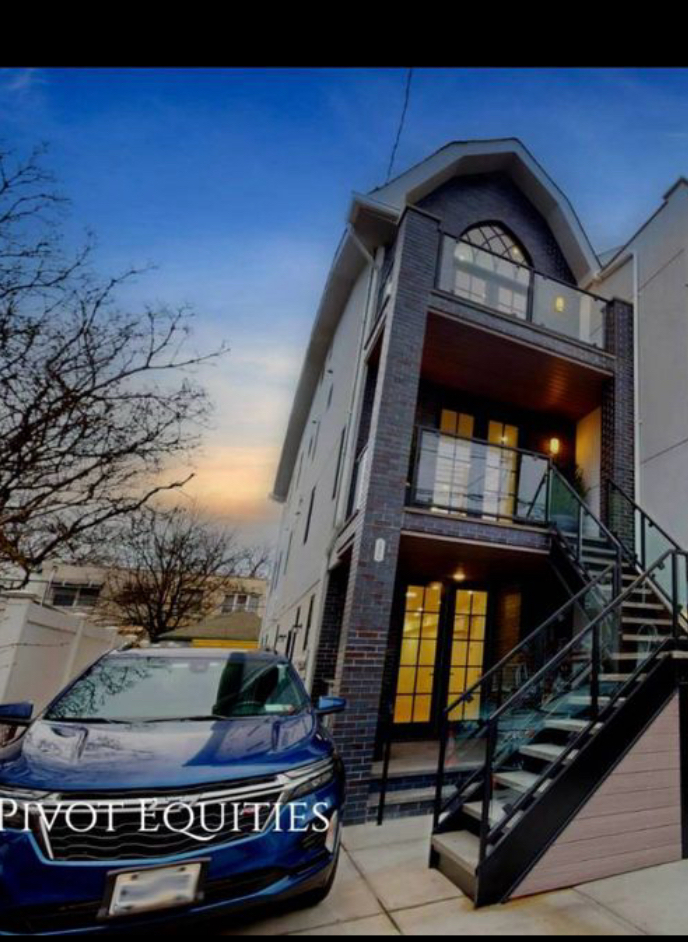 Narrow Little Houses: Architecture in Tight Spaces