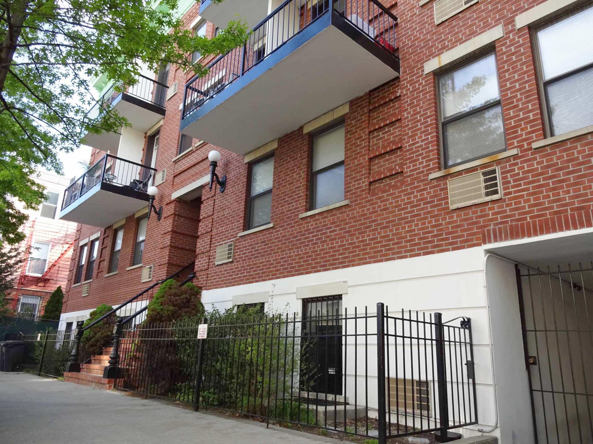 104-106 Waverly Avenue