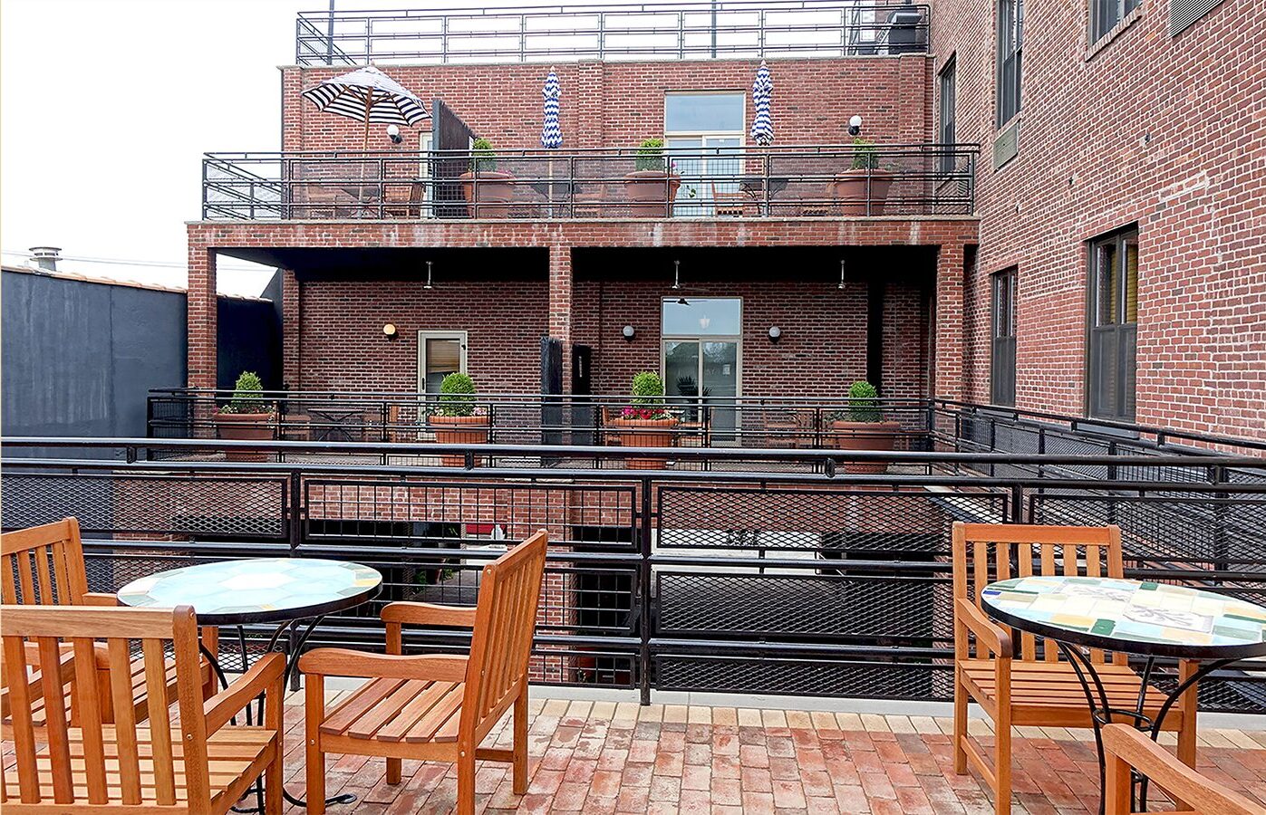Henry Norman Hotel
